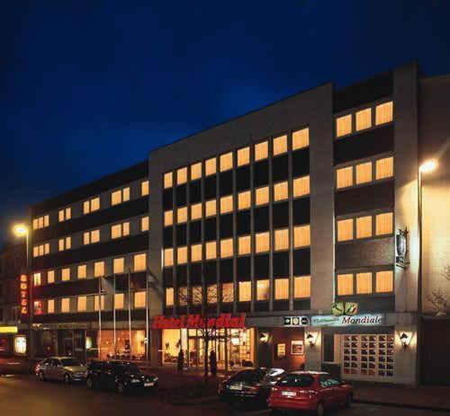 Hotel Mondial Langenfeld  Buitenkant foto