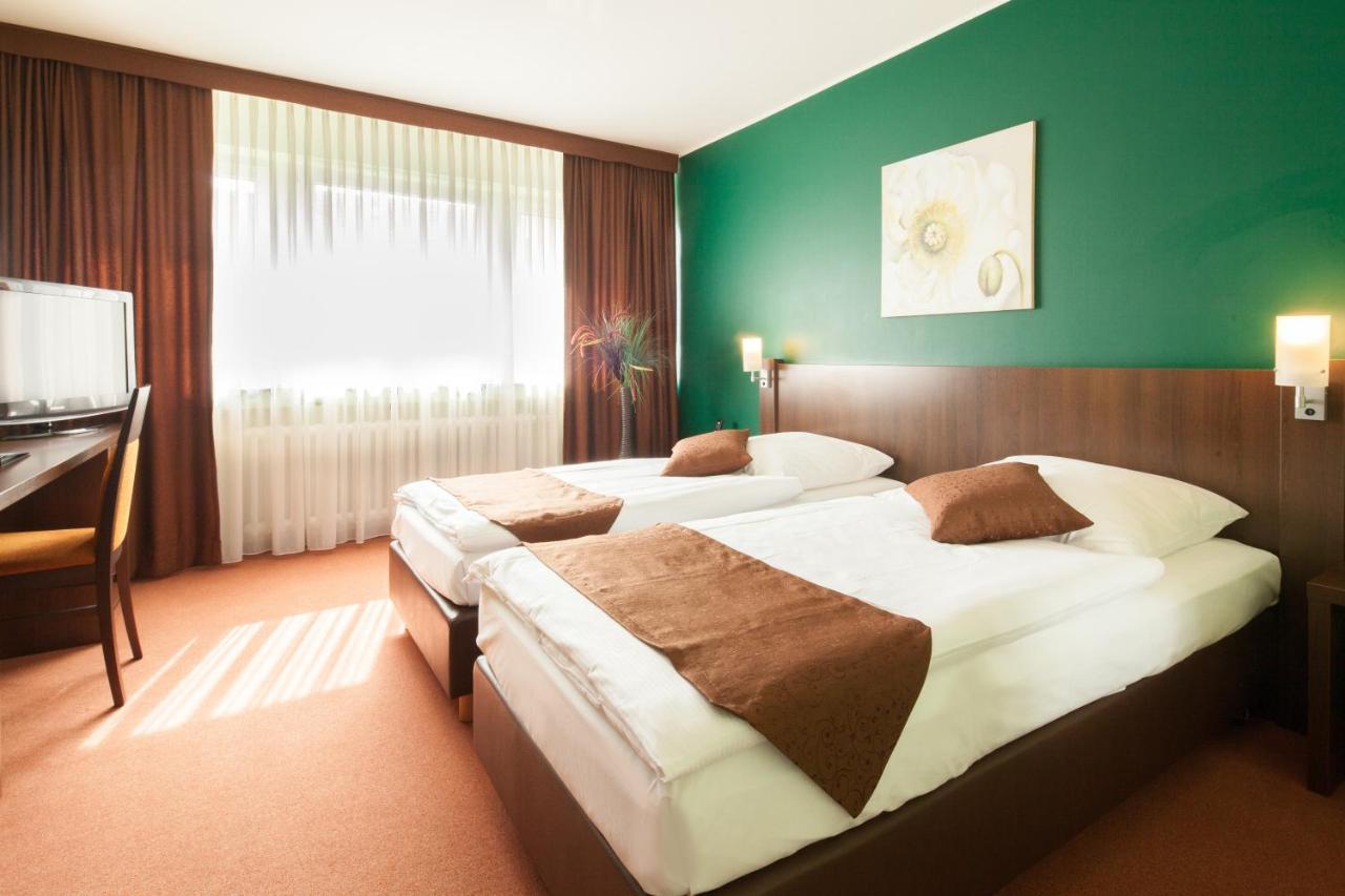 Hotel Mondial Langenfeld  Buitenkant foto