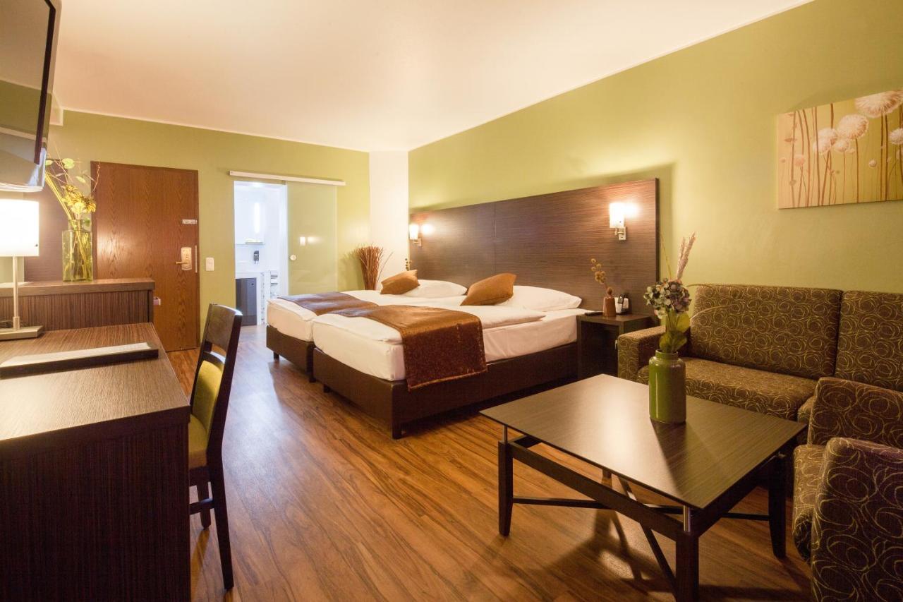 Hotel Mondial Langenfeld  Buitenkant foto